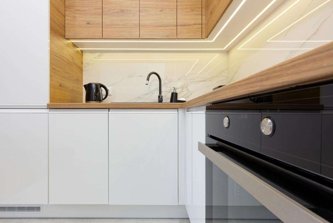 Apartament Dom Przy Okrzei By Renters Prestige Warschau Buitenkant foto